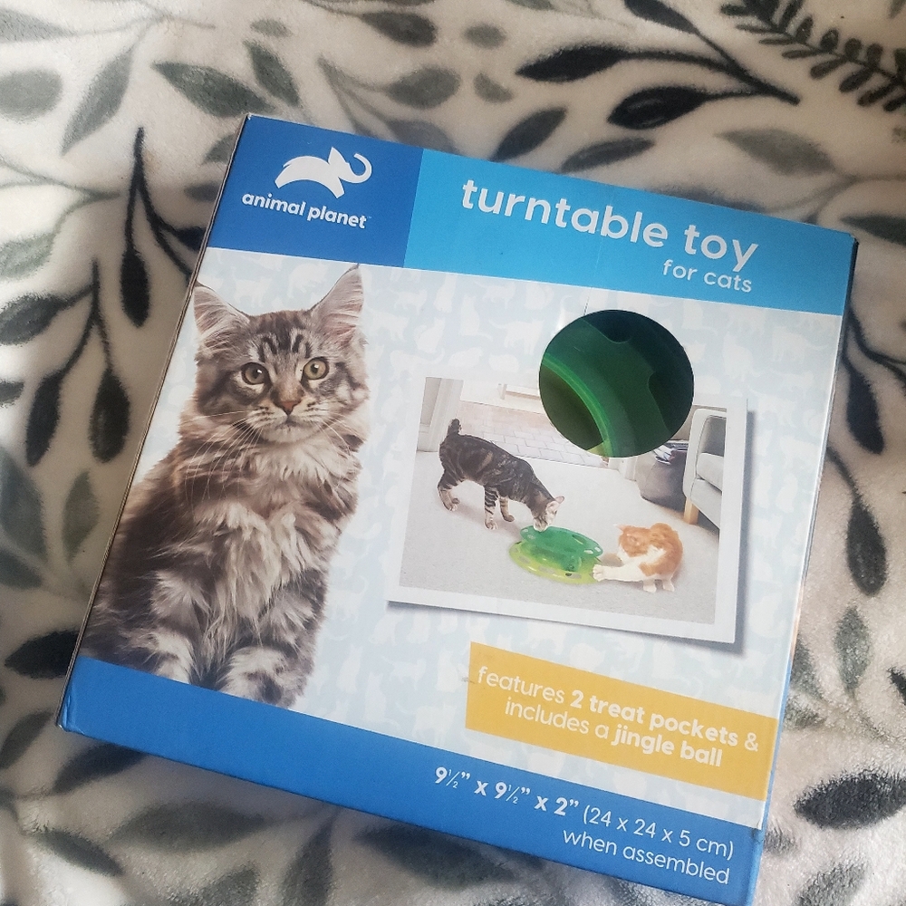 Animal Planet Turntable toy for cats